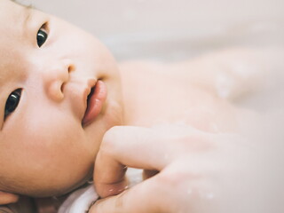 Λίστα για την ώρα του μπάνιου: Πώς να κάνετε μπάνιο ένα νεογέννητο