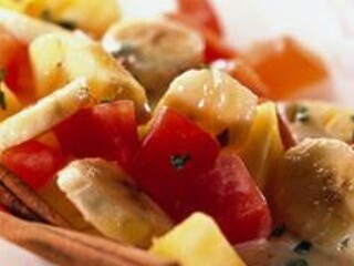 Πουγκιά φρούτων με πικάντικη σάλτσα