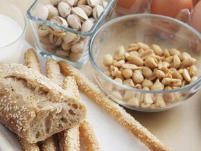 Τροφικές αλλεργίες και δυσανεξίες στα μωρά Τροφικές αλλεργίες και δυσανεξίες στα μωρά